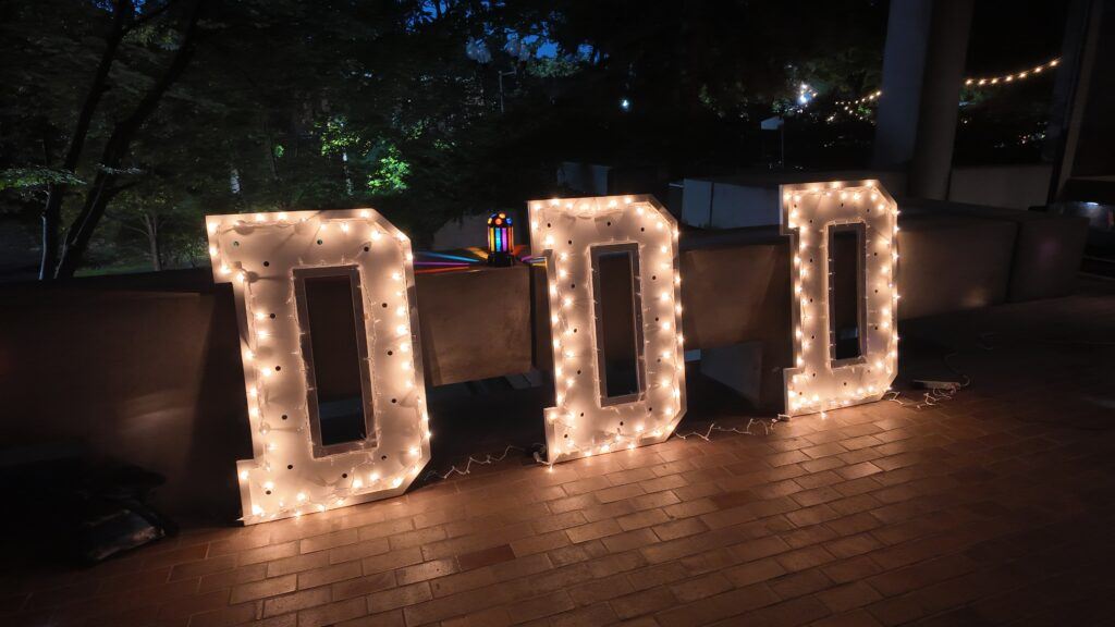Three Lights in the shape of a 'D'